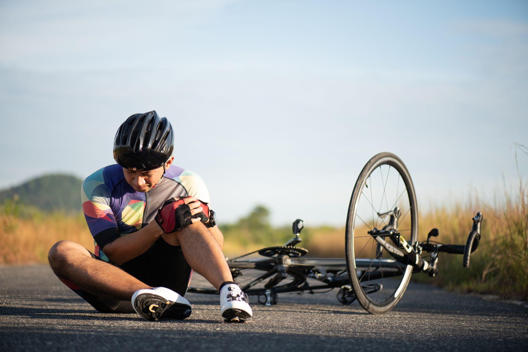 Common crash injuries in cycling and first aid
