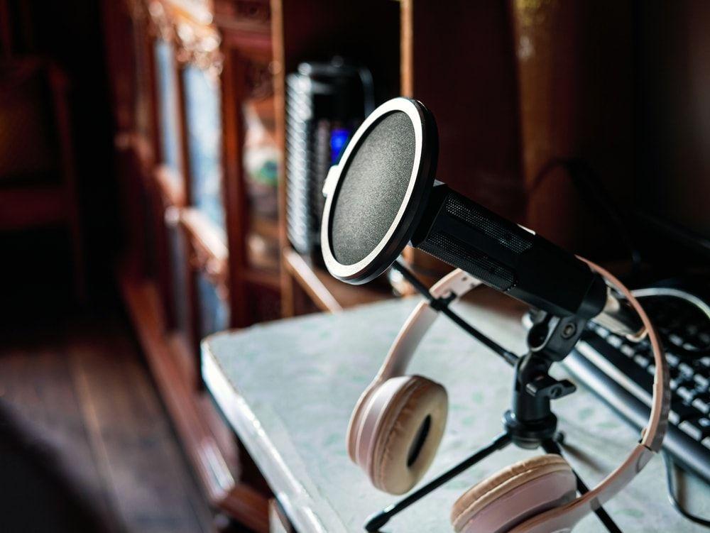 microphone and headphone.jpeg