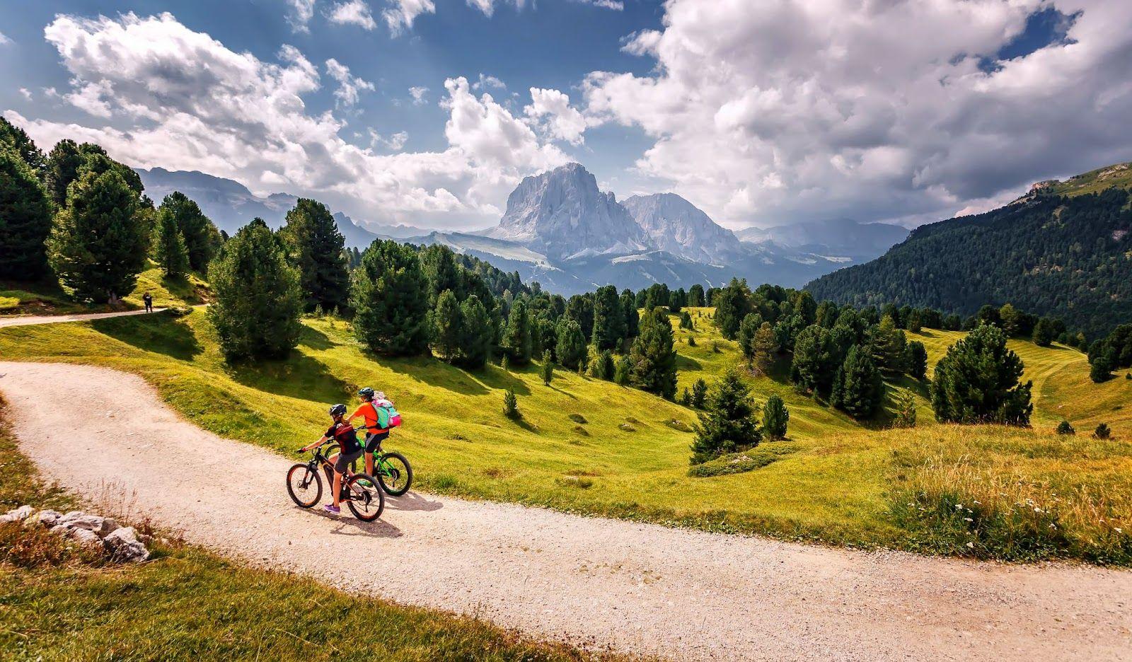 Cycling Tourism Explained: Where Fitness Meets Freedom, One Pedal Stroke at a Time