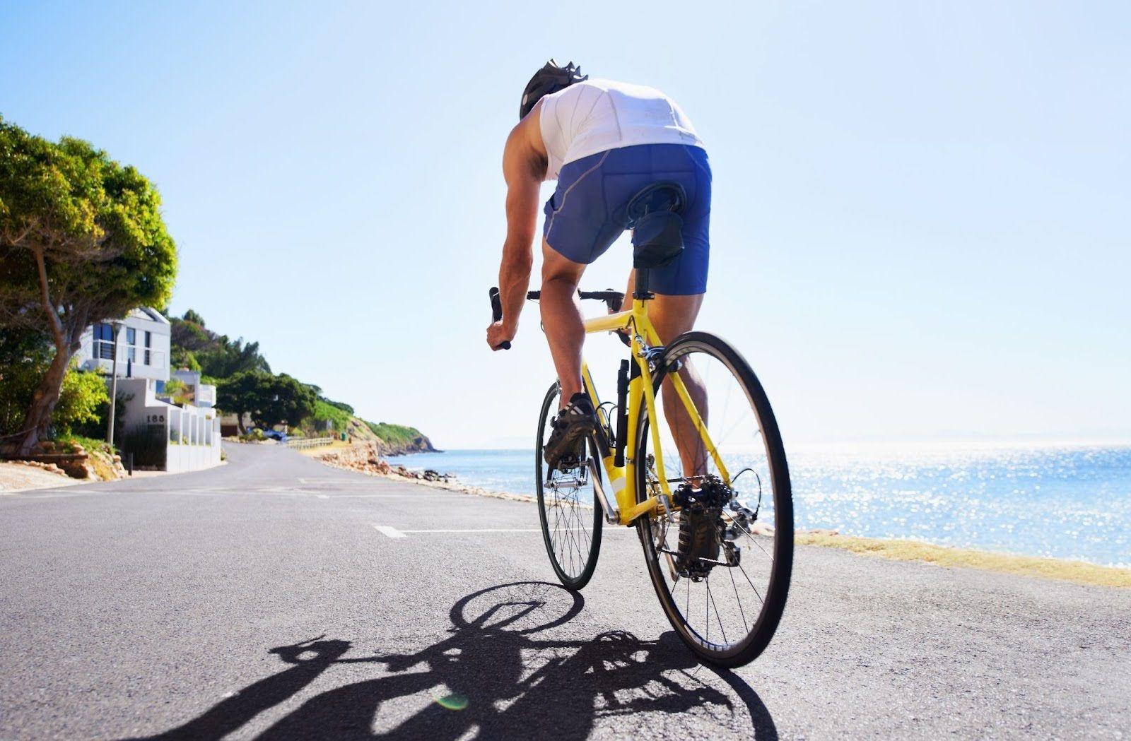 BACK PAIN AND CYCLING: WHAT CAUSES IT AND HOW TO FIX IT