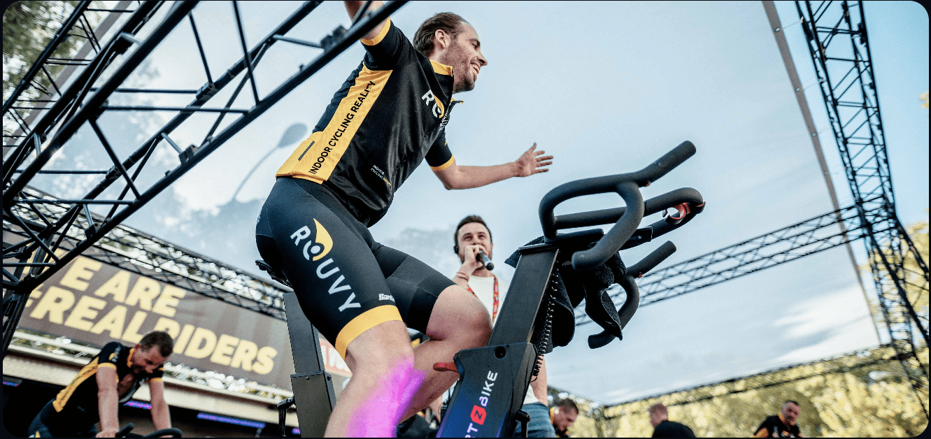 WARD SIMONS: AN ORDINARY GUY WHO HAD AN EXTRAORDINARY EXPERIENCE AT LA VUELTA VIRTUAL ON ROUVY