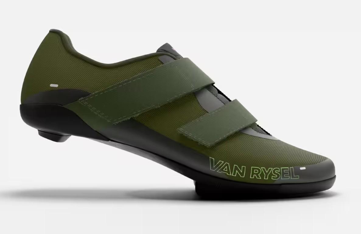 Best budget road cycling shoe: Van Rysel EDR Discover