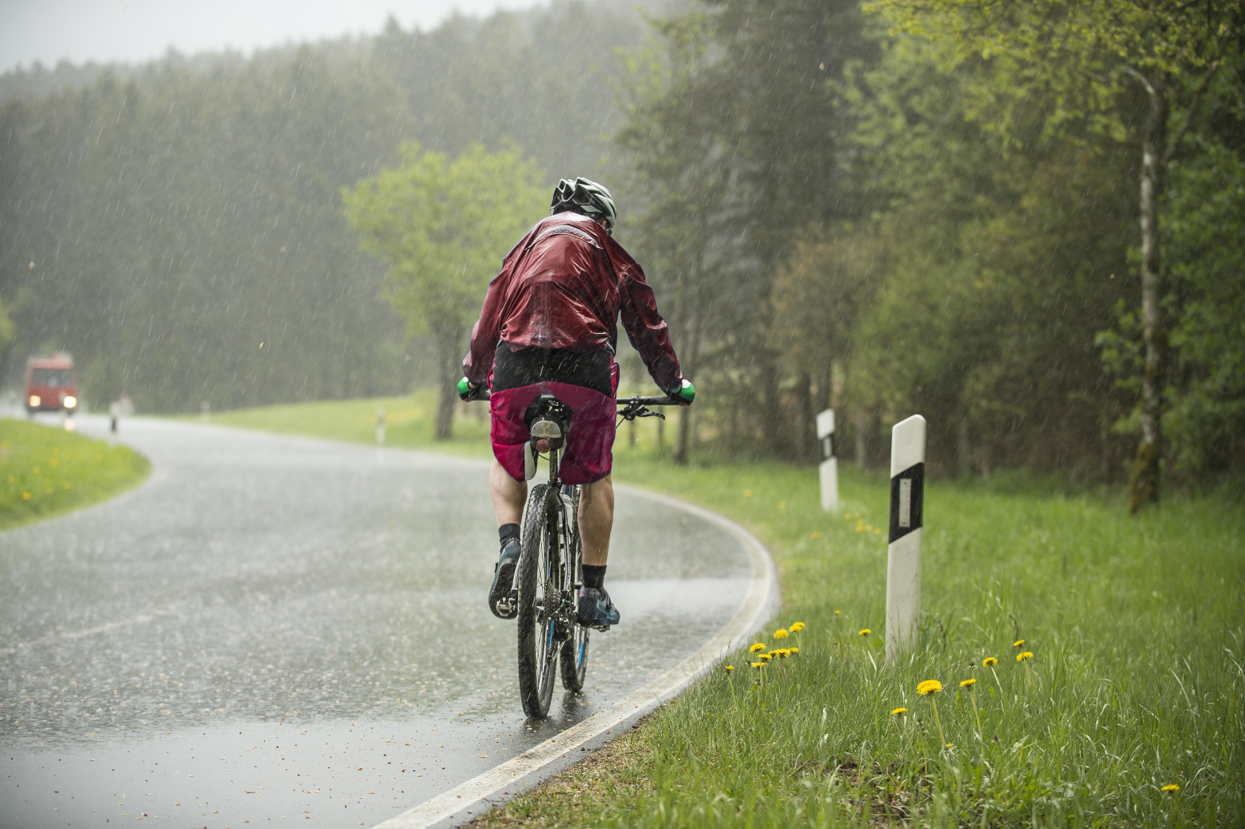 How to cycle in the rain: SAFETY, GEAR & CONFIDENCE