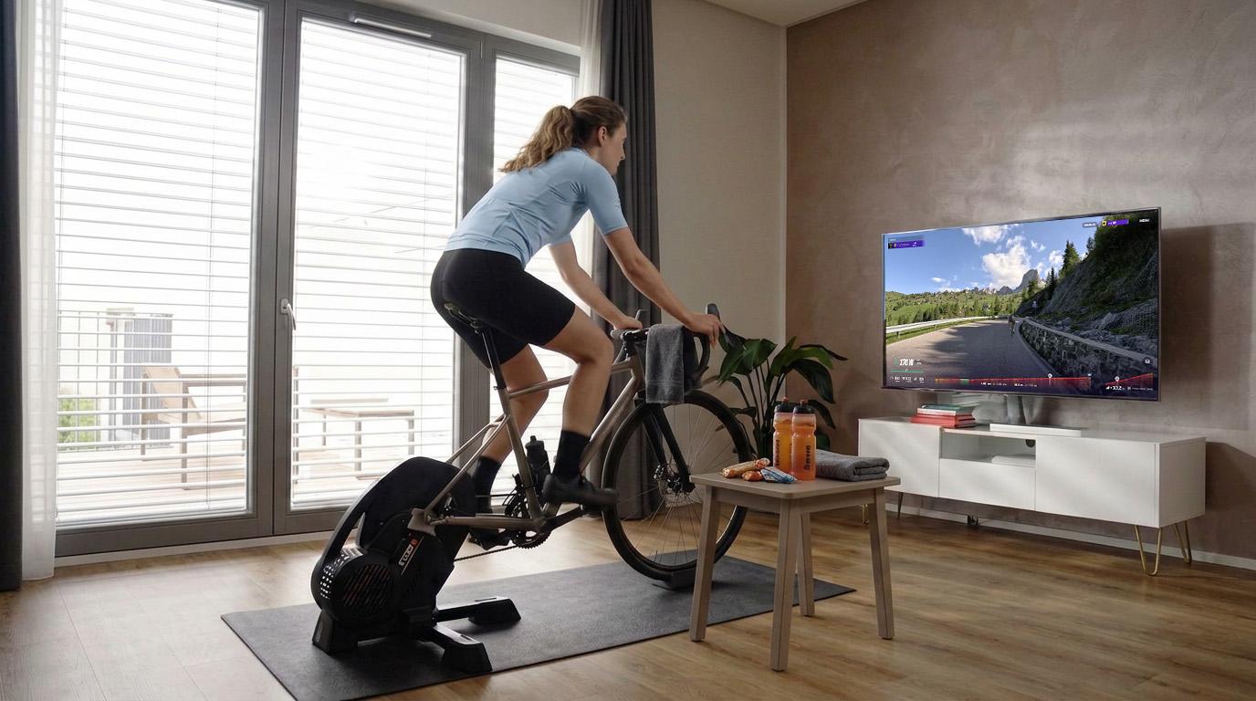 Cyclist practising a steady climbing pace on ROUVY to train for the Maratona dles Dolomites