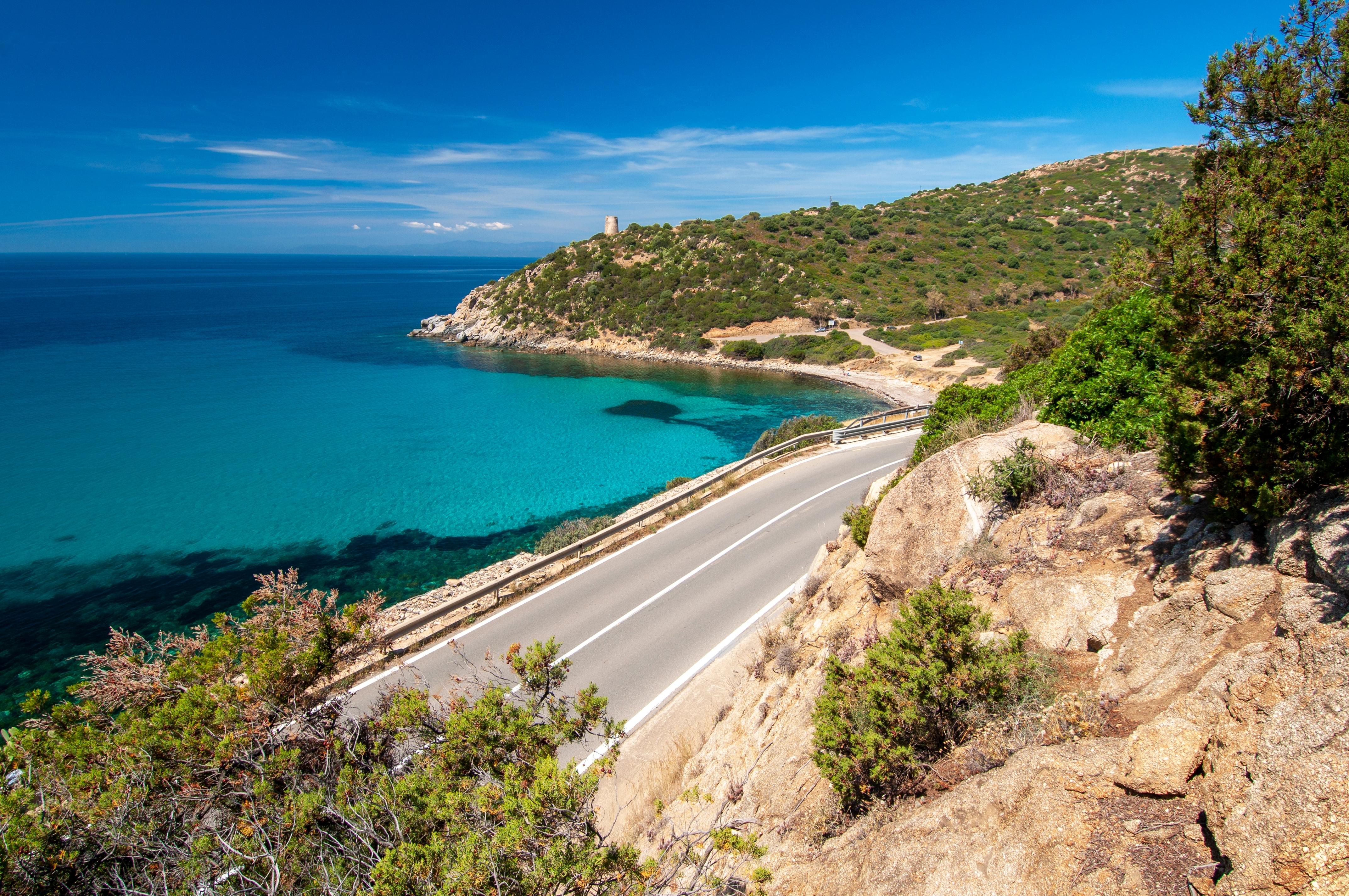 Cycling in Sardinia: The best routes for coast, climbs and quiet roads