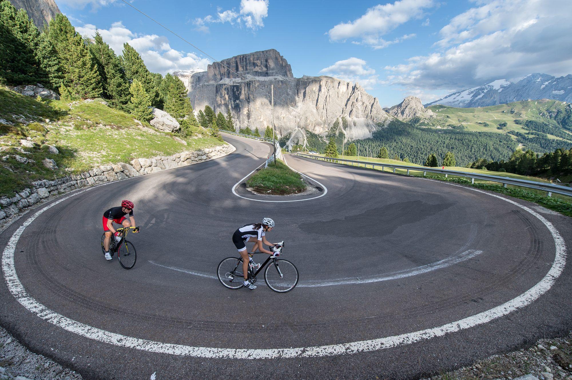Tips for cycling in the mountains: descending safely